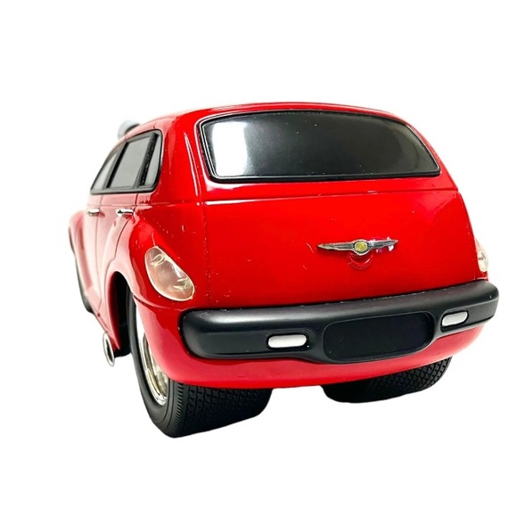 Vintage 2001 Funline Red PT Cruiser Muscle Machine Die-cast Car 1/18 - Picture 3 of 10